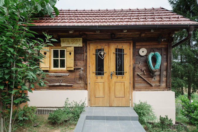 An idyllic exterior, Traditional Houses Korana River KARLOVAC